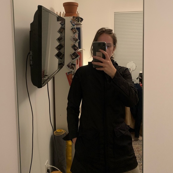 LOLË rain jacket - Picture 3 of 4